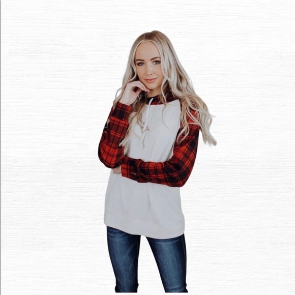 Meet Me At The Cabin Hoodie - Picture 2 of 4